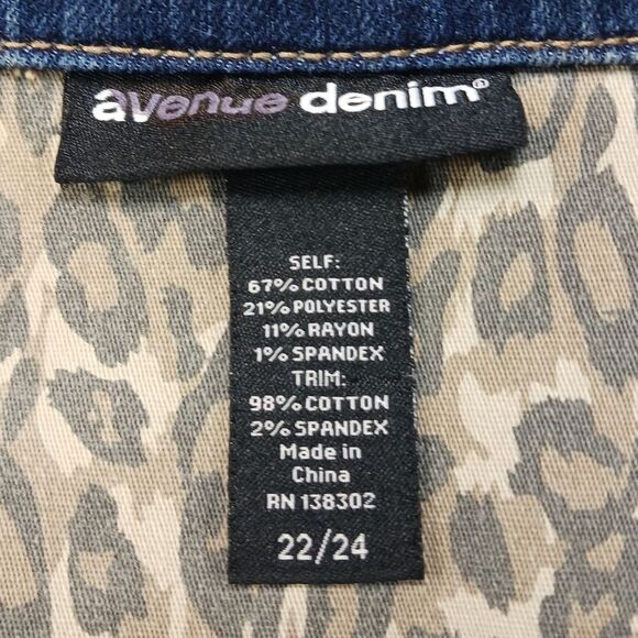 Avenue Denim Trucker Jacket Women's 22/24. Distressed with Leopard Print Cuffs.. - Picture 3 of 14